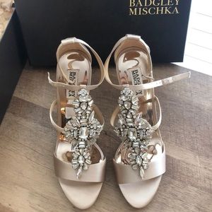 BADGLEY MISCHKA 10 M 4.5in heel nude/champagne